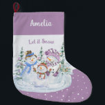 Grande Chaussette De Noël Laisser neiger heureux Snowman famille Lavender<br><div class="desc">Boucle de Noël personnalisée avec Let it Neige scène de bonhomme de neige sur lavande et arrière - plan de neige. Cette jolie aquarelle est composée d'une famille heureuse d'hommes de neige et d'arbres de Noël et vous pouvez personnaliser avec un nom.</div>