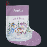 Grande Chaussette De Noël Laisser neiger heureux Snowman famille Lavender<br><div class="desc">Boucle de Noël personnalisée avec Let it Neige scène de bonhomme de neige sur lavande et arrière - plan de neige. Cette jolie aquarelle est composée d'une famille heureuse d'hommes de neige et d'arbres de Noël et vous pouvez personnaliser avec un nom.</div>