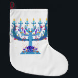 Grande Chaussette De Noël menorah à fleurs hanoukka<br><div class="desc">"menorah fleurie hanoukka",  "menorah florale",  "hanoukka violet",  "hanoukka rose",  "hanoukka menorah",  "hanoukka menorah heureux",  "channukah",  "hanoukka fleoral",  Hanoukka", </div>