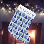 Grande Chaussette De Noël Merry Navy Interconfessionnel Chrismukkah Cute Chi<br><div class="desc">Créez votre propre inventaire de Noël personnalisé en bleu marine Menorah et sapin de Noël motif comme un croisement parfait pour les célébrations Chrismukkah et Hanoukka. La réserve classique de Noël avec les symboles iconiques de Noël et d'Hanoukka en bleu marine profond est mignon pour les enfants et les animaux...</div>