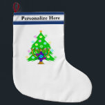 Grande Chaussette De Noël Noël et Hanoukka<br><div class="desc">Comporter l'arbre et le menorah de Noël avec l'étoile de David juive entourée par des vacances présente sur les cartes de voeux,  l'affranchissement,  les idées de cadeau et l'habillement pour la famille.</div>