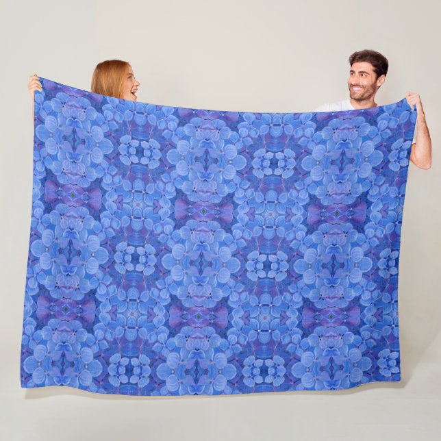Grande couverture en polaire Nikko Blue Hydrangea (En situation)