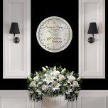 Grande Horloge Ronde 30e Wedding Anniversary<br><div class="desc">Une élégance opulente encadre ce design du 30e anniversaire mariage dans un design diamant à échalotes unique, avec des accents de diamant et de perle en forme de larme au centre, en lieu et place de chiffres et de scintillement ajoutés sur un dégradé doré blanc. Veuillez noter que tous les...</div>