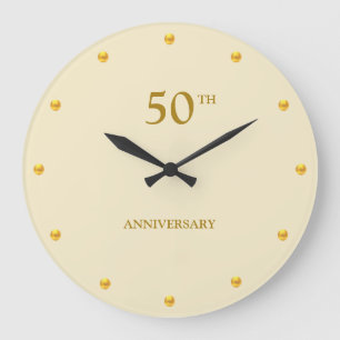 Grande Horloge Ronde 50e anniversaire et points dorés sur fond beige cl