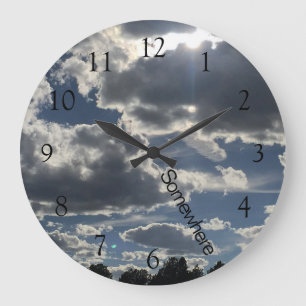 Grande Horloge Ronde 5 heures quelque part Nuages