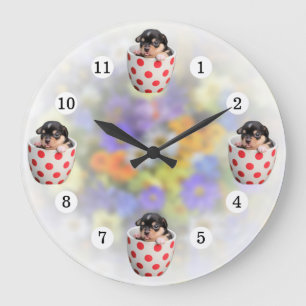 Grande Horloge Ronde Adorable Teacup Puppy Soft Flowers Arrière - plan