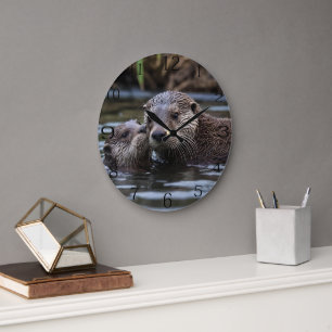 Grande Horloge Ronde **"Adrift in Love : Mummy and Baby Otter"**