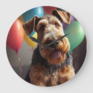 Grande Horloge Ronde Airedale chien avec gâteau et ballons