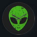 Grande Horloge Ronde alien vert tête pour science-fiction extraterrestr<br><div class="desc">alien tête verte de science-fiction visage sourire extraterrestre grunge</div>
