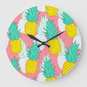 Grande Horloge Ronde Ananas Tropical : Rouge Cartoon Chic.