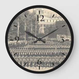Grande Horloge Ronde Angleterre vintage : Gardes marchant au pas lent e