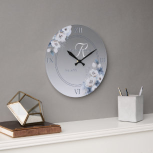 Grande Horloge Ronde Aquarelle d'hiver Monogramme floral personnalisé