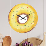 Grande Horloge Ronde Aquarelle Jaune mignonne Donut<br><div class="desc">Cette horloge murale amusante est décorée d'une beigne jaune aquarelle avec des arroses. Un cadeau parfait pour les amateurs de beignes ! Aquarelle originale © Michele Davies.</div>