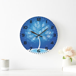 Grande Horloge Ronde Arbre Blanc Dans La Neige
