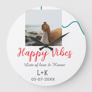 Grande Horloge Ronde Atmosphère joyeuse nom du couple de vacances date