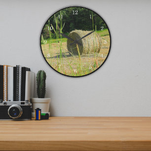 Grande Horloge Ronde Balles rondes en été Paysans terrain de foin