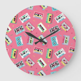 Grande Horloge Ronde Bandes audio rétro : Style des années 80.