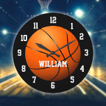 Grande Horloge Ronde Basket-ball Nom personnalisé personnalisé<br><div class="desc">Horloge de basket-ball de nom personnalisé. Conçu par Thisisnotme©</div>