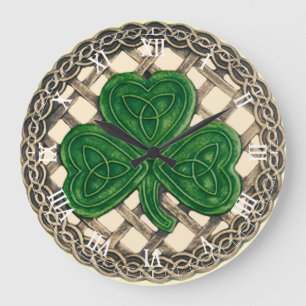 Grande Horloge Ronde Beige Shamrock and Celtic Knots Roman Numeral Cloc