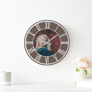 Grande Horloge Ronde Blanc Roman Numérique Bordure Dusty Brown Ajouter 