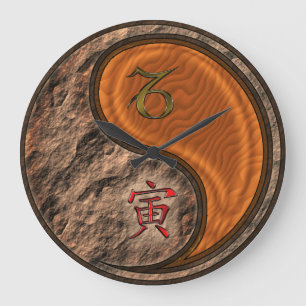 Grande Horloge Ronde Capricorne & Tigre de Bois
