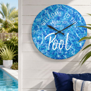 Grande Horloge Ronde Carreaux Aqua Personnalisés Bienvenue à la Piscine