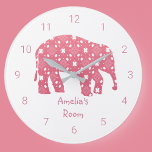 Grande Horloge Ronde Chambre Eléphant Rose Personnalisée<br><div class="desc">Transformez votre petite chambre ou votre pépinière en un merveilleux pays avec notre jolie horloge rose éléphant! Cette horloge charmante apporte une touche de gentillesse dans n'importe quelle chambre,  ce qui en fait un endroit idéal pour les nouveaux parents ou toute personne désirant créer une ambiance amusante et attentionnée.</div>