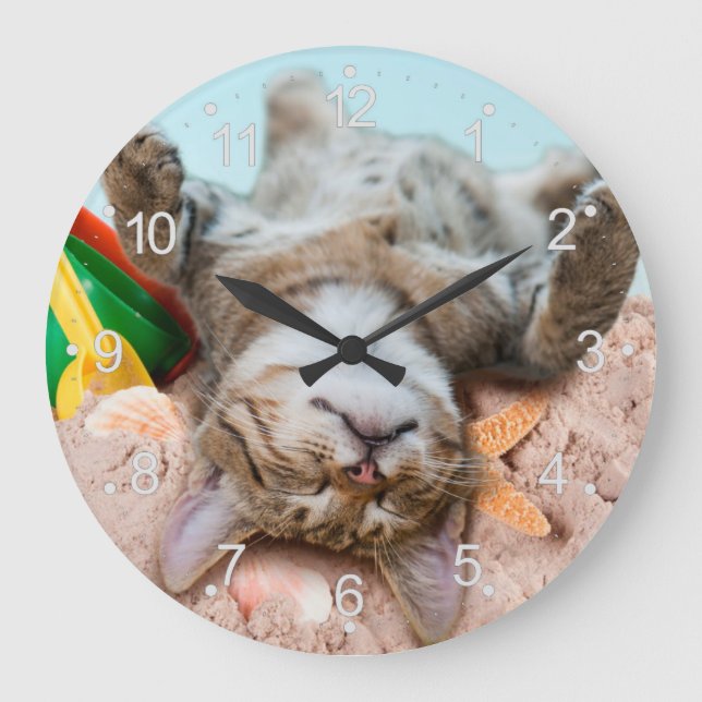 Grande Horloge Ronde Chat sur la plage et ciel bleu (Recto)