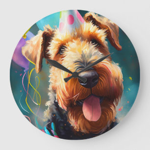 Grande Horloge Ronde Chien Airedale avec casquette d'anniversaire et ba