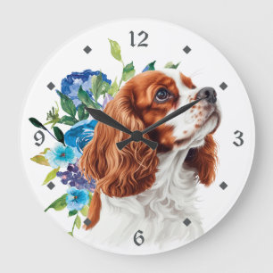 Grande Horloge Ronde Chien Cavalier King Charles Spaniel à fleurs bleue