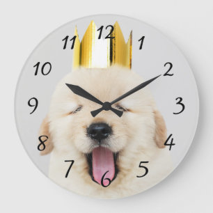 Grande Horloge Ronde Chiot Retriever doré endormi dans une couronne qui