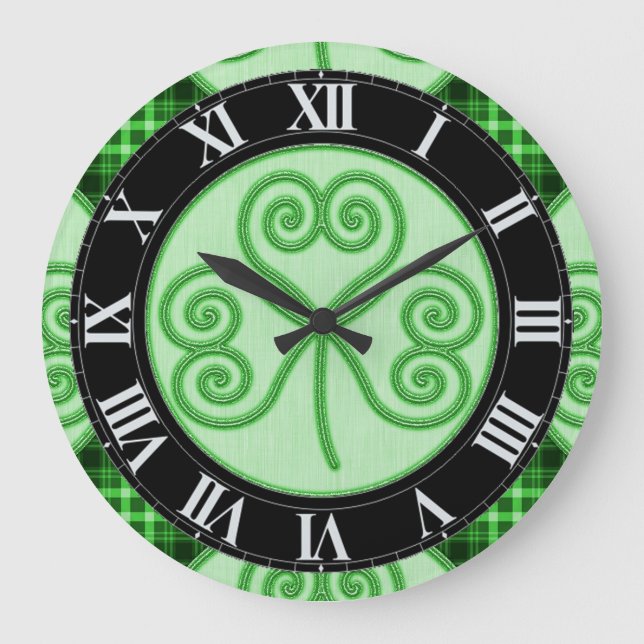 Grande Horloge Ronde Clock Green and Black Plaid Shamrock (Recto)