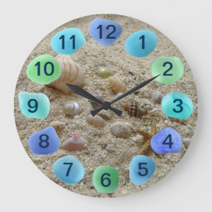Grande Horloge Ronde Coquillages sur sable de plage avec verre de mer G