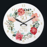 Grande Horloge Ronde Couronne florale pour les 50 ans de mariage<br><div class="desc">Avec une délicate couronne florale aquarelle,  cette horloge chic botanique pour les 50 ans de mariage peut être personnalisée avec vos détails spéciaux de jubilé doré en typographie élégante. Conçue par Thisisnotme©</div>