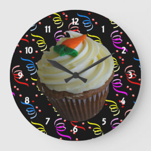 Grande Horloge Ronde Cupcake de carottes avec Confetti