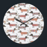 Grande Horloge Ronde Cute Dachshund Saucisse Motif chien<br><div class="desc">Mignonne petite saucisse Dachshund ou des chiens édulcorés en laine. Parfait pour les amoureux de les chiens et les promeneurs de chiens.</div>