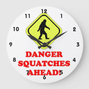 Grande Horloge Ronde Danger Squatches en avant