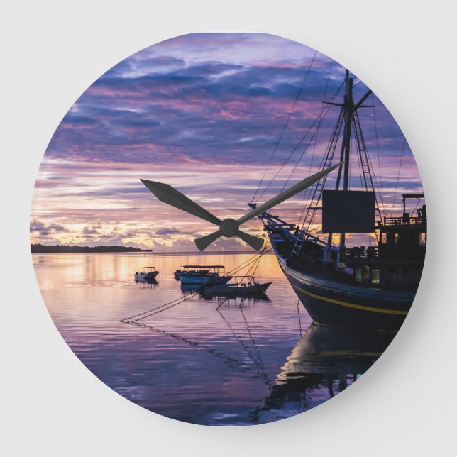 Grande Horloge Ronde Dawn in Micronesia (Recto)