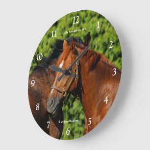 Grande Horloge Ronde Deux beaux chevaux châtaigne au soleil
