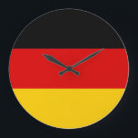 Grande Horloge Ronde Drapeau Allemagne<br><div class="desc">Le drapeau allemand est un tribande horizontal. Les couleurs utilisées dans le drapeau sont le rouge, le jaune, le noir. La proportion du drapeau allemand est de 3:5. Le drapeau de l'Allemagne a été adopté en 1918. La première utilisation de la conception actuelle du drapeau remonte à 1848. La dernière...</div>