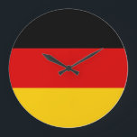 Grande Horloge Ronde Drapeau Allemagne<br><div class="desc">Le drapeau allemand est un tribande horizontal. Les couleurs utilisées dans le drapeau sont le rouge, le jaune, le noir. La proportion du drapeau allemand est de 3:5. Le drapeau de l'Allemagne a été adopté en 1918. La première utilisation de la conception actuelle du drapeau remonte à 1848. La dernière...</div>