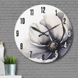 Grande Horloge Ronde Élégant floral noir blanc moderne<br><div class="desc">Design mariage moderne moderne, noir et blanc, mignon et sobre. Un look classique mais fantaisiste avec des fleurs noires, grises et crème avec des polices noires et des lettres modernes. Modifiez tout le texte à vos propres informations. Vous pouvez même changer la couleur arrière - plan à tout ce que...</div>