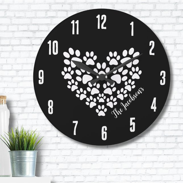 Grande Horloge Ronde Empreintes de pattes cardiaques personnalisés (Personalized Cute Black White Paw Print Heart Large Clock)