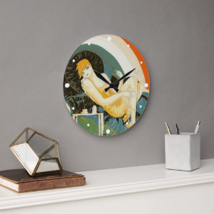 Grande Horloge Ronde Femme Art Déco vintage allongée sur un canapé, Cho