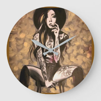Grande Horloge Ronde Femme Tatouée en Or