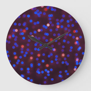 Grande Horloge Ronde Feux de Noël, flou, arrière - plan festif.