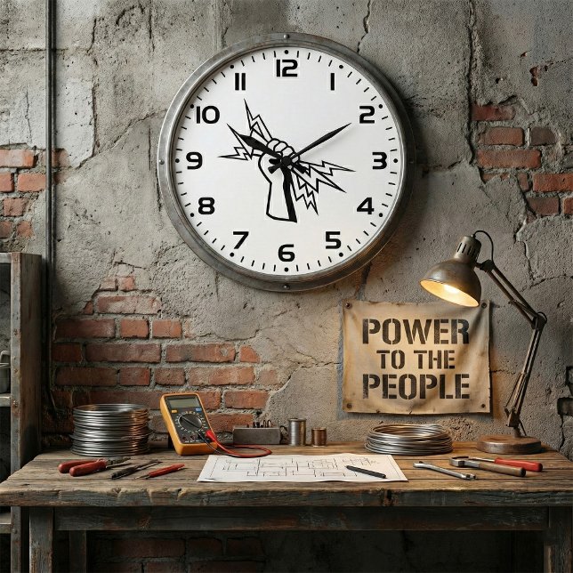 Grande Horloge Ronde Fist Holding Lightning Bolt Bold Power (Créateur téléchargé)