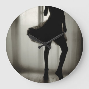Grande Horloge Ronde Fleur noire chevauchée par le vent
