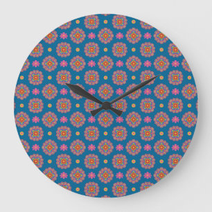 Grande Horloge Ronde Fleurs Rangoli et Pois sur l'horloge murale bleue