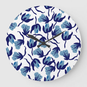 Grande Horloge Ronde Floral De Pansy Bleu : Sans Mer Dessiné À La Main.